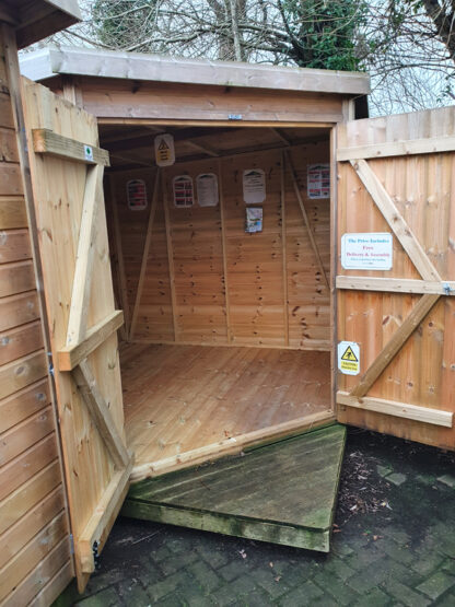 8 x 8 Corner pent shed (Ex Display) - Image 4